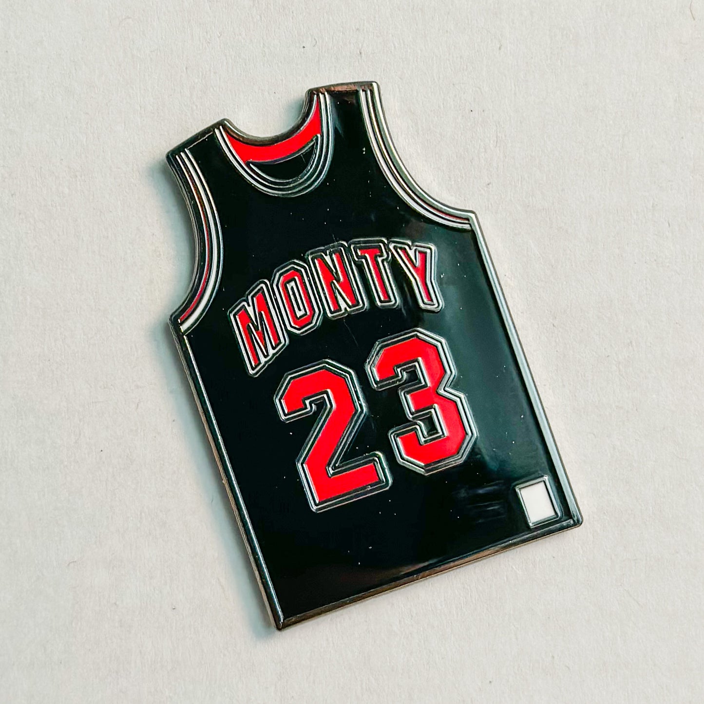 Monty Jersey Pin